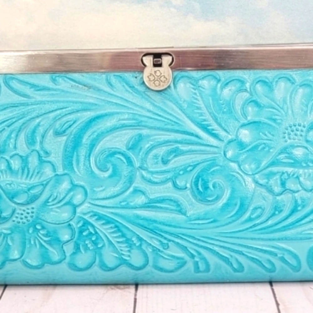👛SOLD 👏NWT! Patricia Nash Blue Grass Embossed Cauchy Wallet